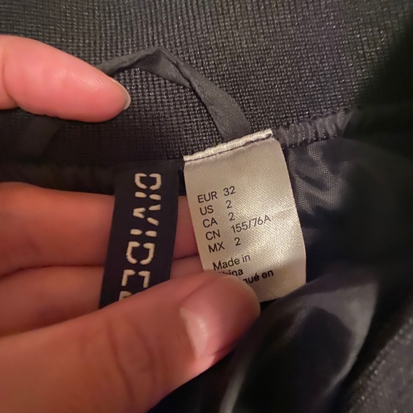 h&m black bomber jacket - Picture 2 of 2